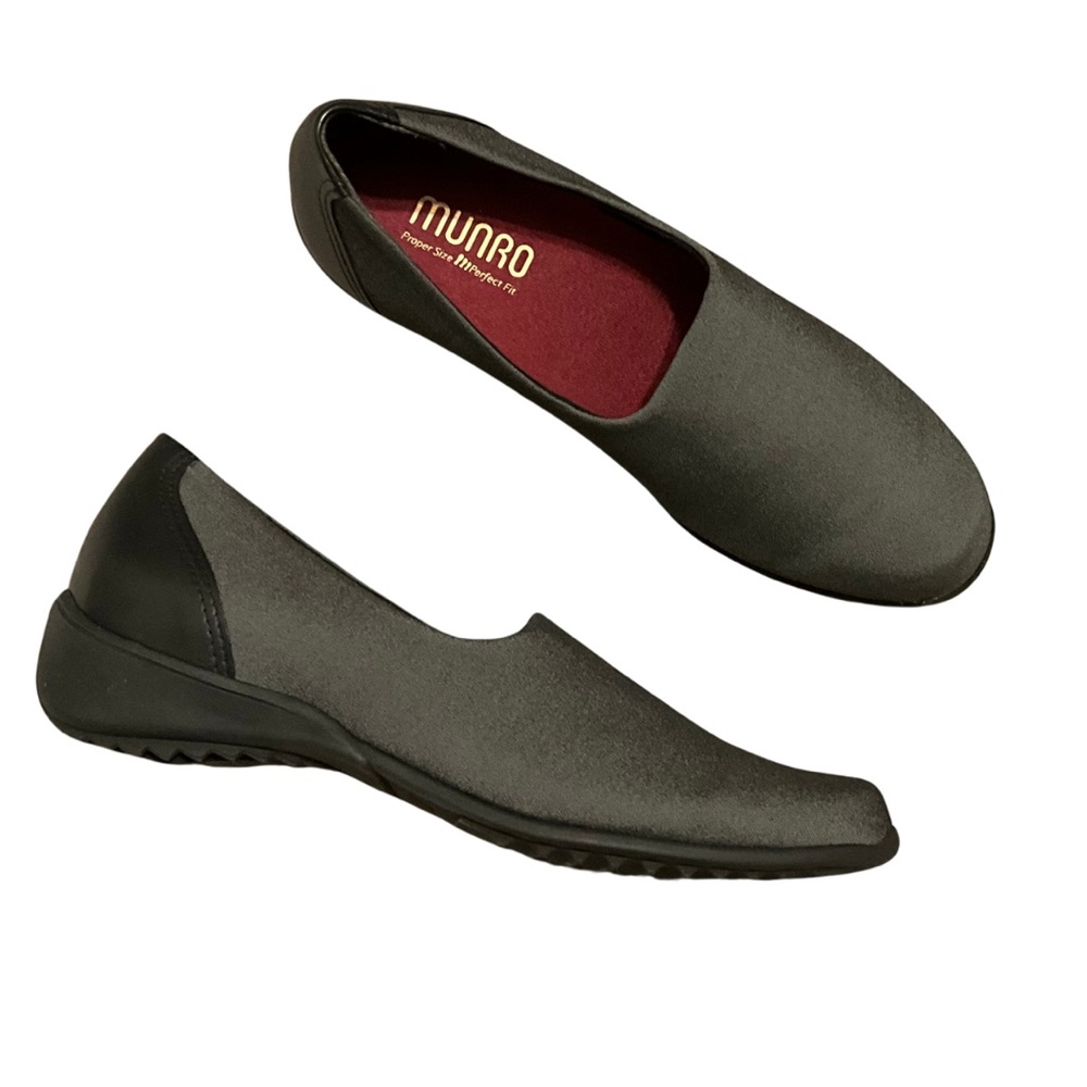 Munro American Traveler Flat - Wide Sizes, New in Box